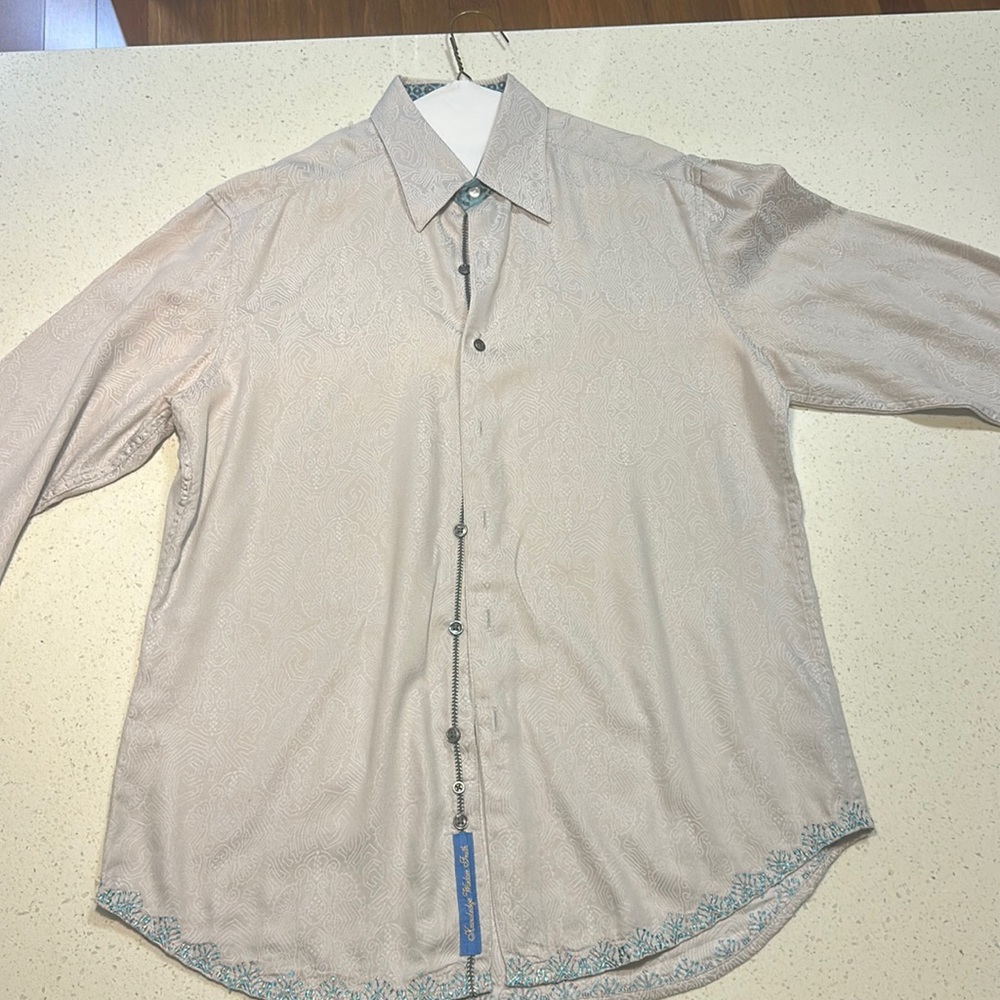 Barely worn Robert Graham men’s button down in size medium